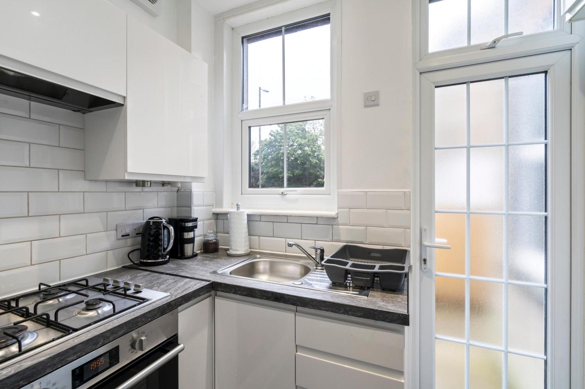 Modern 3 Bedroom Apartment In Wimbeldon Park Londres Exterior foto
