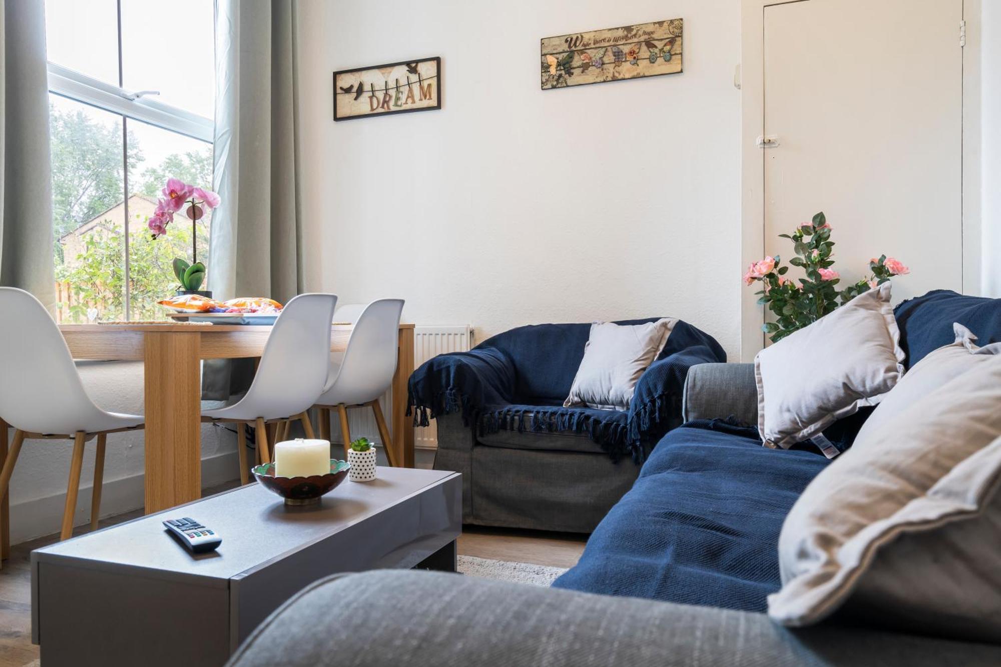 Modern 3 Bedroom Apartment In Wimbeldon Park Londres Exterior foto