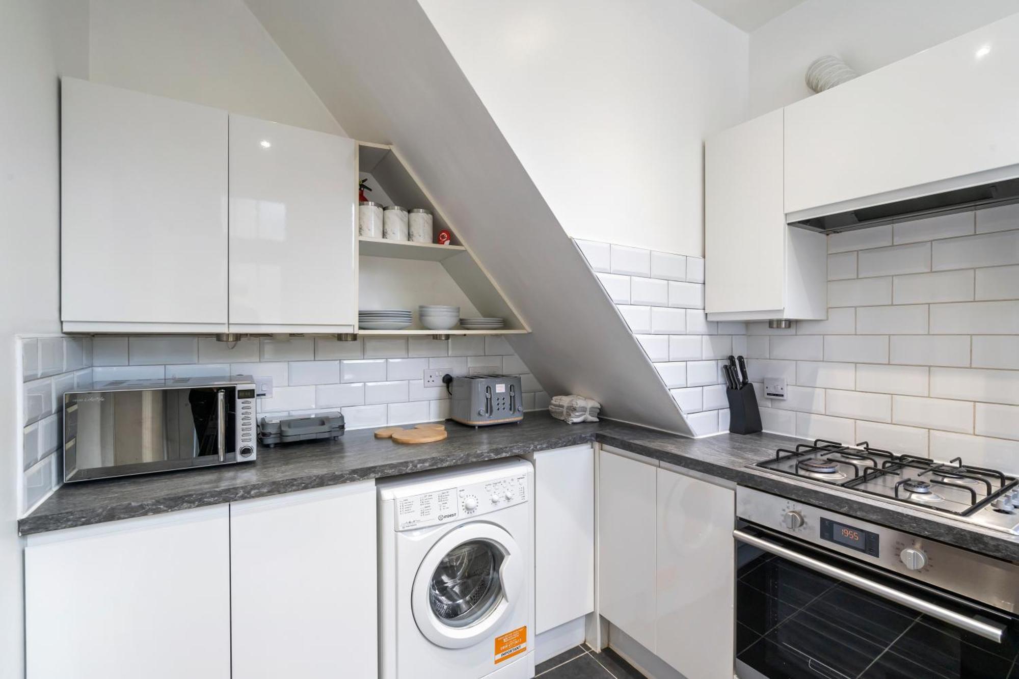 Modern 3 Bedroom Apartment In Wimbeldon Park Londres Exterior foto