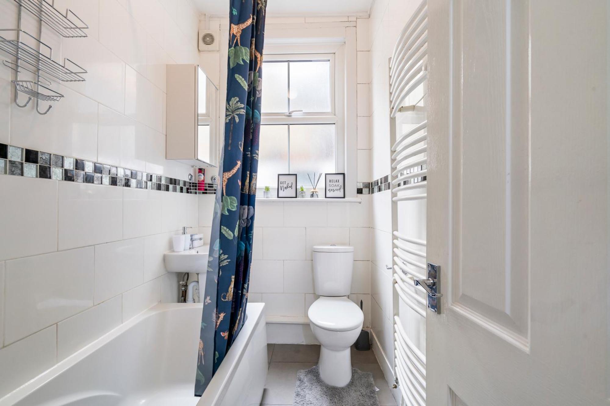 Modern 3 Bedroom Apartment In Wimbeldon Park Londres Exterior foto